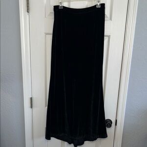 Peruvian Connection black velvet maxi skirt with train panel & lace trim size 4